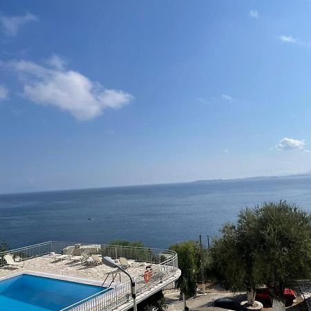 Yannis Apartments Barbati Exterior photo