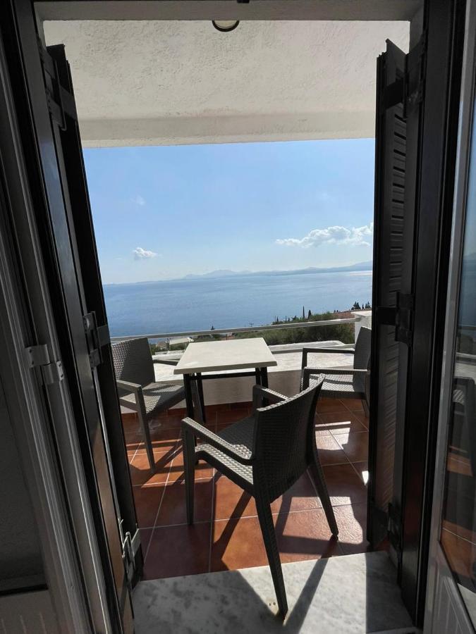 Yannis Apartments Barbati Exterior photo