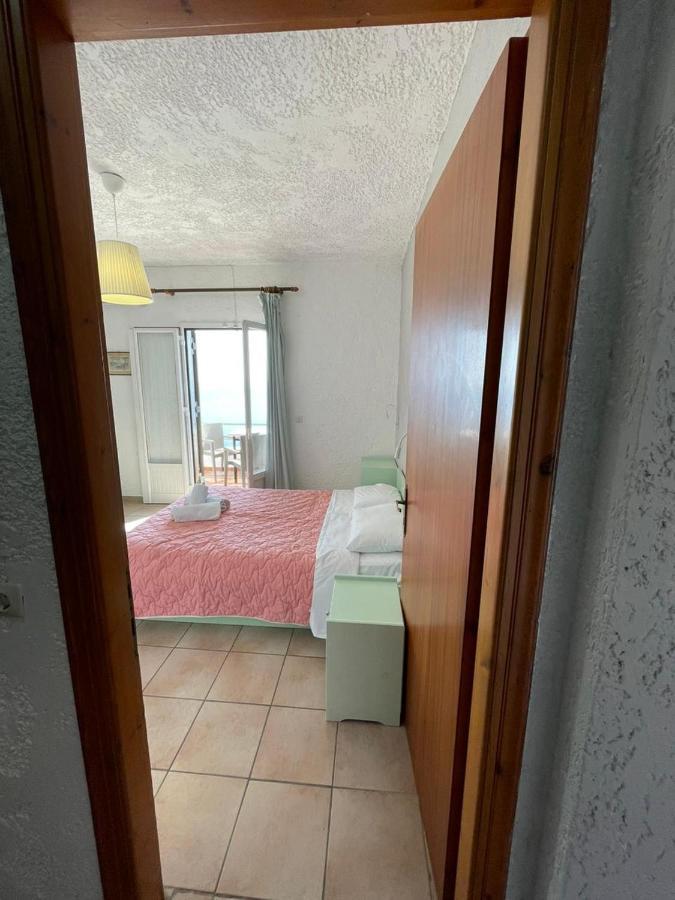 Yannis Apartments Barbati Exterior photo